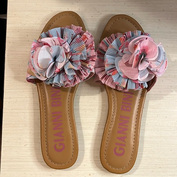 Gianni Bini slides with fun fabric flower embellishment - Picture 1 of 7